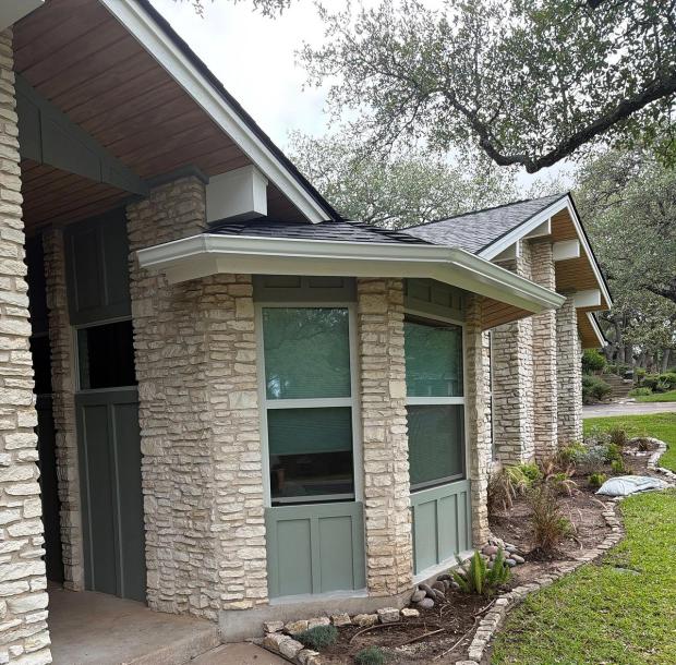 James Hardie James Hardie Board & Batten 16" On Center detail — Spicewood Springs, Austin (photo 15)