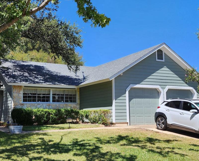 James Hardie 8.25" Select Cedar Mill detail — Cherry Creek, Austin (photo 7)