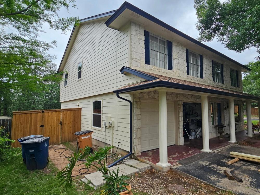 James Hardie 8.25" Select Cedar Mill detail — Cherry Creek, Austin