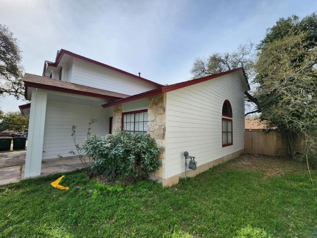 James Hardie 8.25" Select Cedar Mill detail — Rattan Creek, Austin (photo 3)