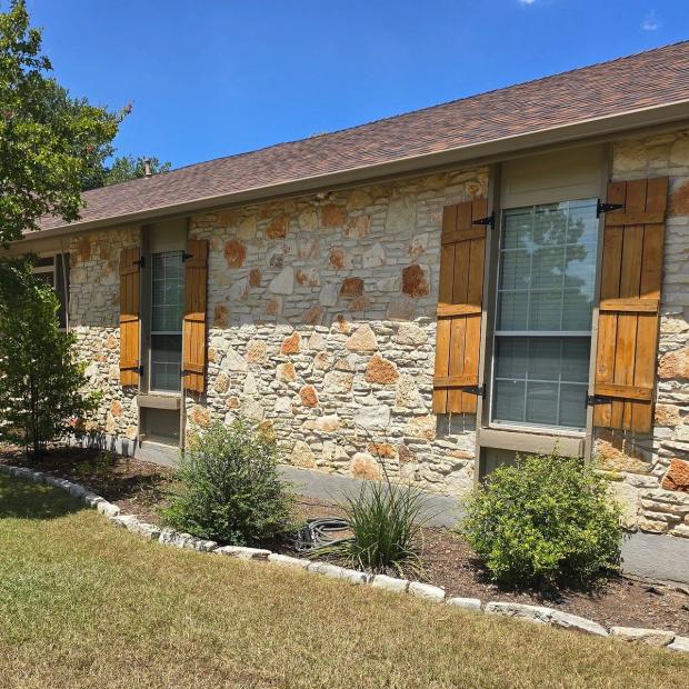 James Hardie Select Cedar Mill 8.25" detail — Block House Creek, Leander (photo 5)