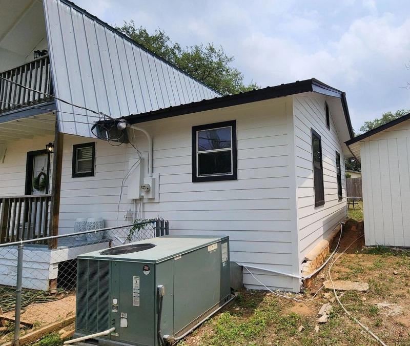 Siding project photo 4 of 4 — Spicewood, TX