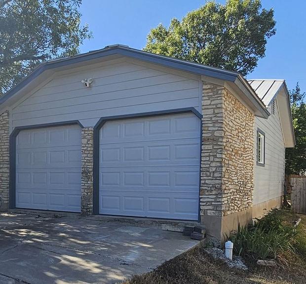 James Hardie JH 8.25" Select Cedar Mill detail — Chisholm Valley West, Round Rock (photo 3)