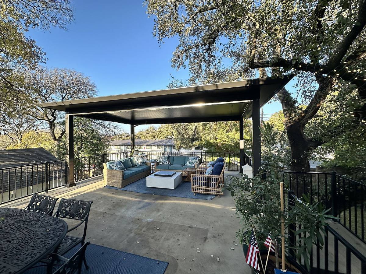 A new Renaissance Moderno in Tarrytown, Austin, TX, installed by Austin Pro