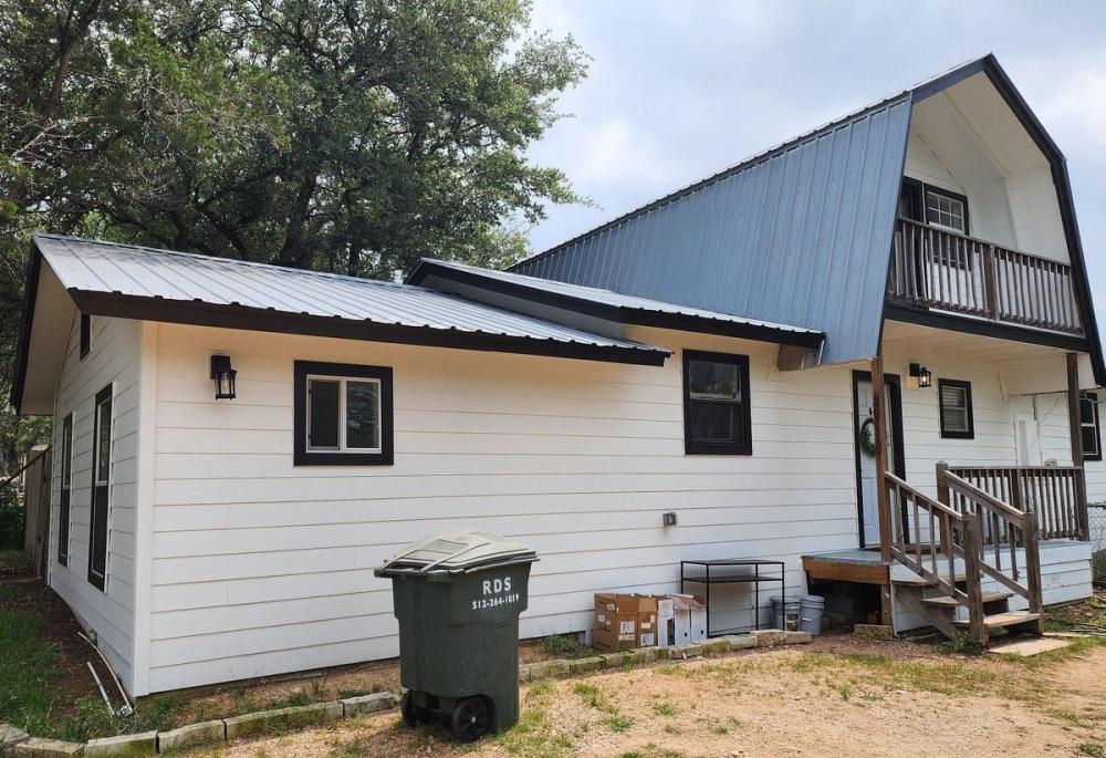 Siding project photo 1 of 4 — Spicewood, TX