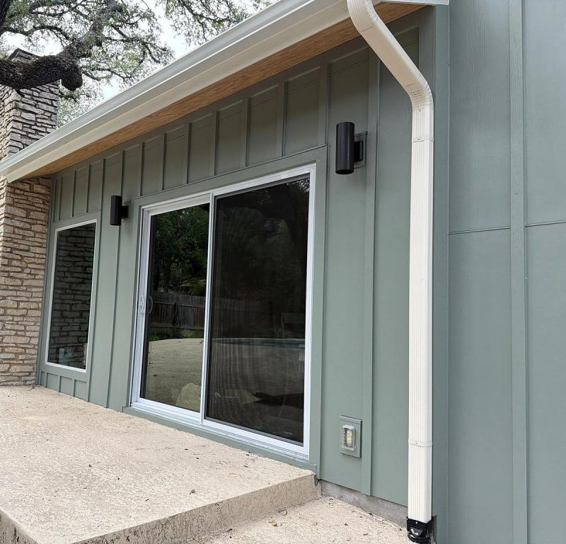 James Hardie James Hardie Board & Batten 16" On Center detail — Spicewood Springs, Austin (photo 8)