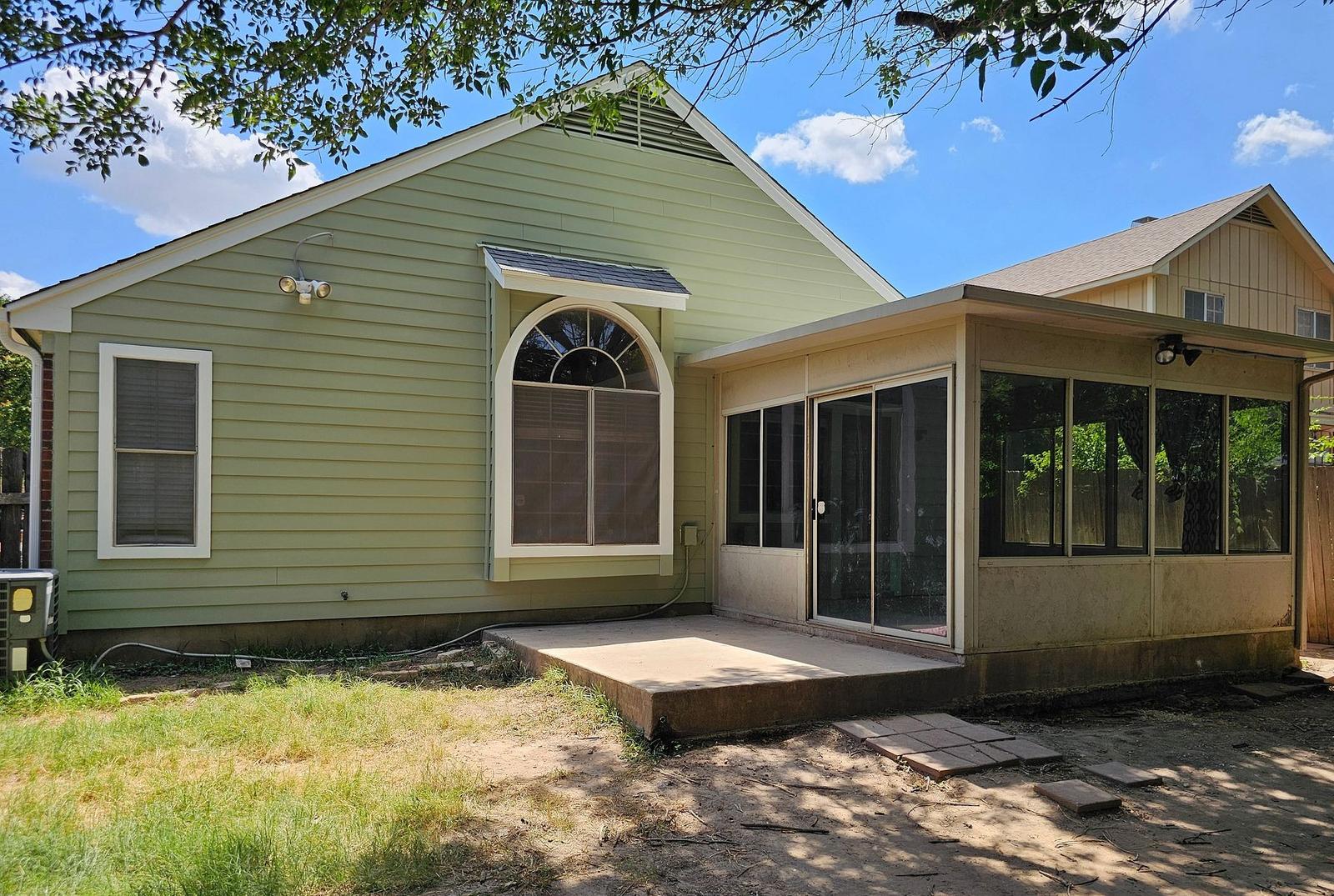 James Hardie Siding & Exterior Painting in Scofield Farms, Austin — completed project by Austin Pro