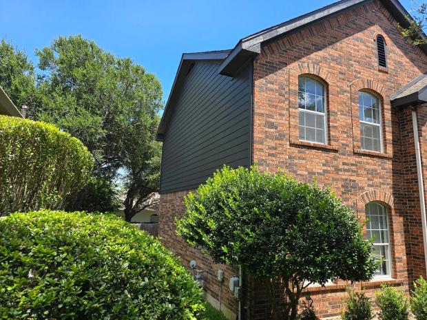 James Hardie 8.25" Primed Select Cedar Mill detail — Circle C North, Austin (photo 5)