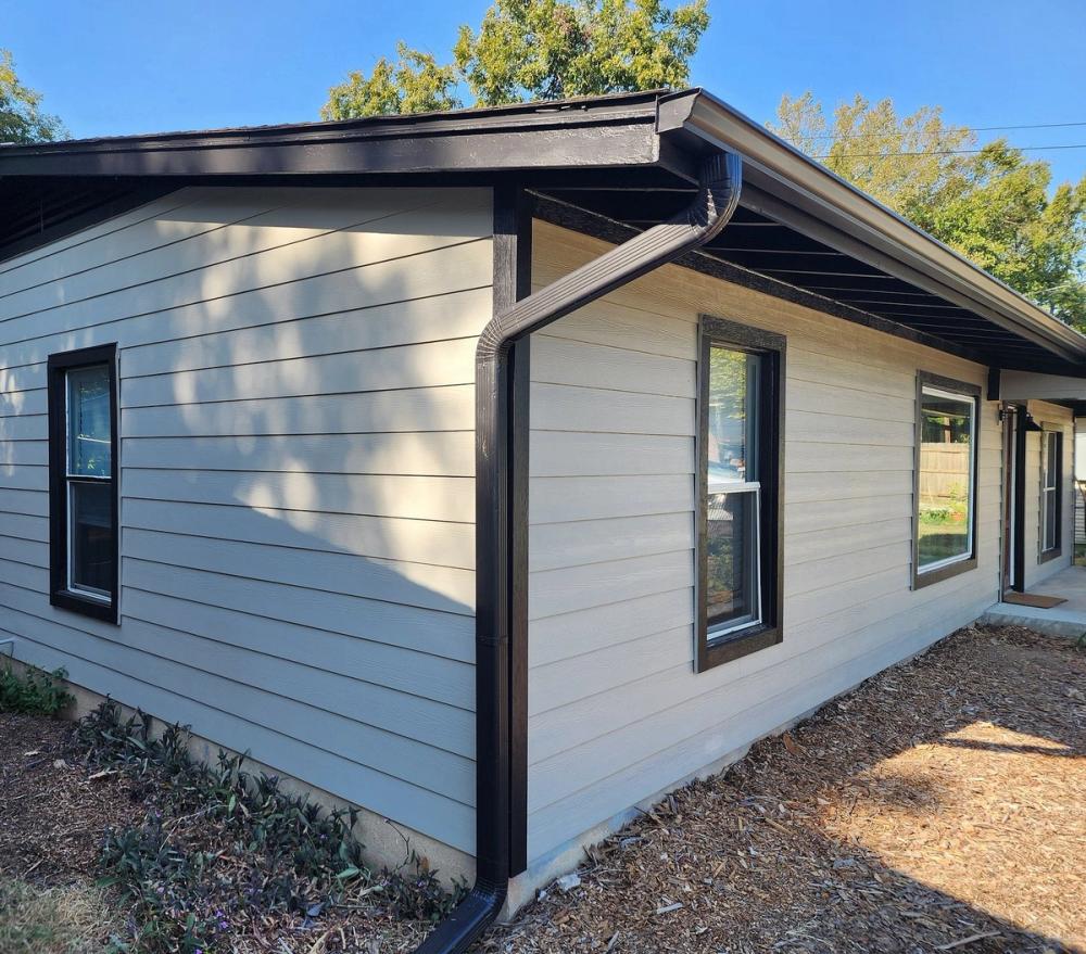 James Hardie JamesHardie 8.25" Select Cedarmill detail — Govalle, Austin