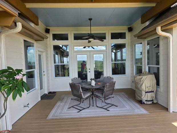 James Hardie Colonial Smooth detail — Canyon Ridge, Austin (photo 4)