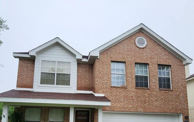 Simonton Daylight Max detail — Cat Hollow, Round Rock (photo 2)