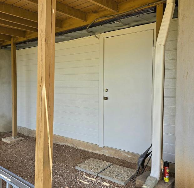 James Hardie Colonial Smooth detail — Canyon Ridge, Austin (photo 2)