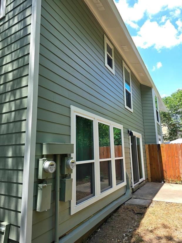 James Hardie 8.25" Select Cedar Mill detail — Tanglewood Forest, Austin (photo 3)