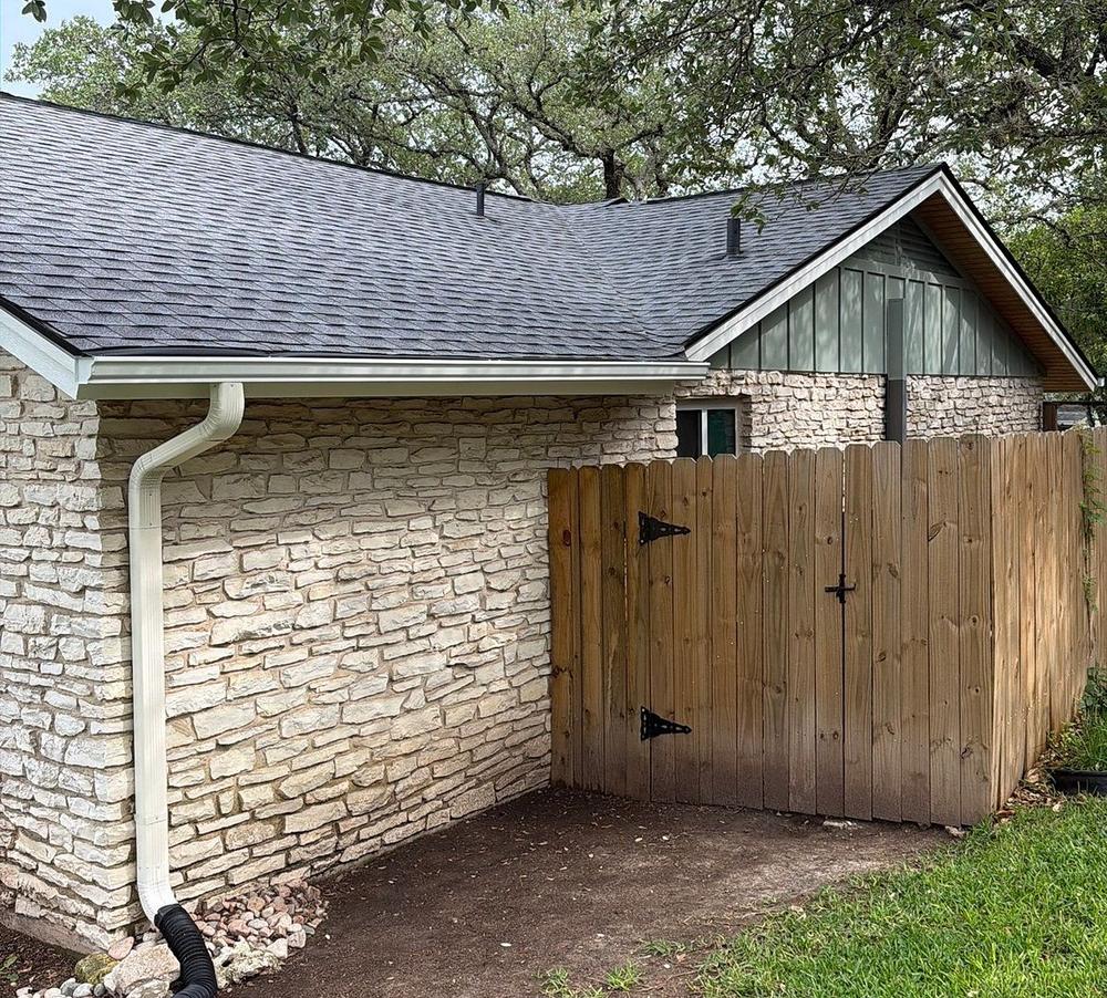 James Hardie James Hardie Board & Batten 16" On Center detail — Spicewood Springs, Austin (photo 7)