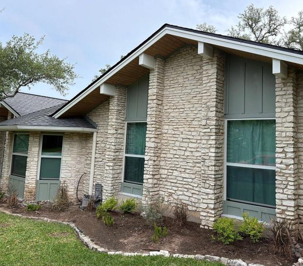 James Hardie James Hardie Board & Batten 16" On Center detail — Spicewood Springs, Austin (photo 11)
