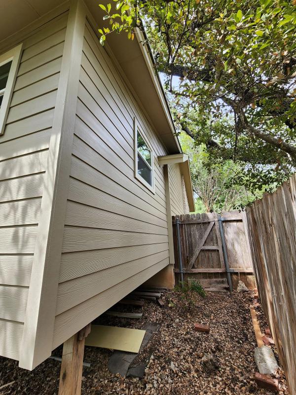 Siding project photo 3 of 6 — Northwest Hills, Austin, TX