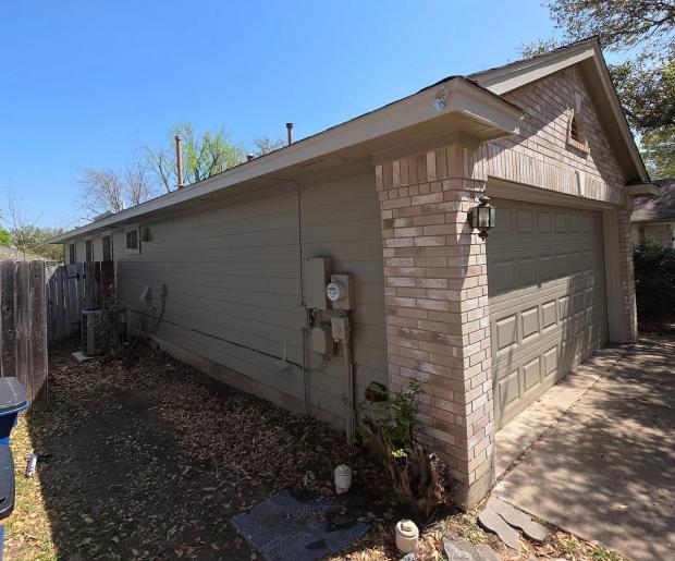 James Hardie 8.25" Select Cedar Mill detail — Parkwood, Austin (photo 5)