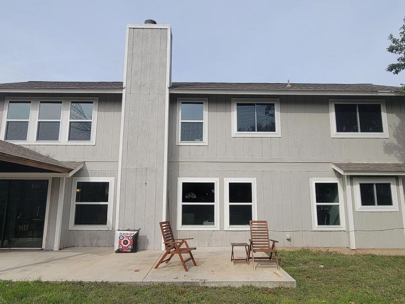 NT Windows Presidential detail — Springwoods, Austin (photo 4)