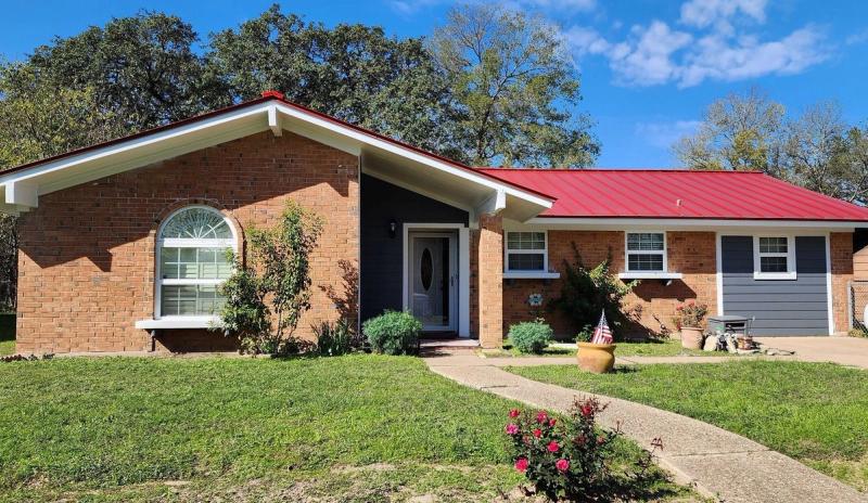 Siding project photo 3 of 4 — Breezewood, Austin, TX