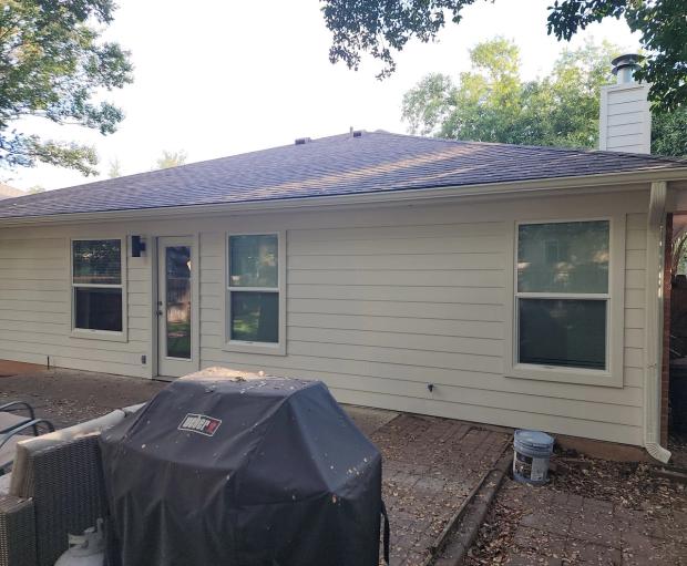 James Hardie 8.25" Primed Select Cedar Mill detail — Village At Western Oaks, Austin (photo 5)