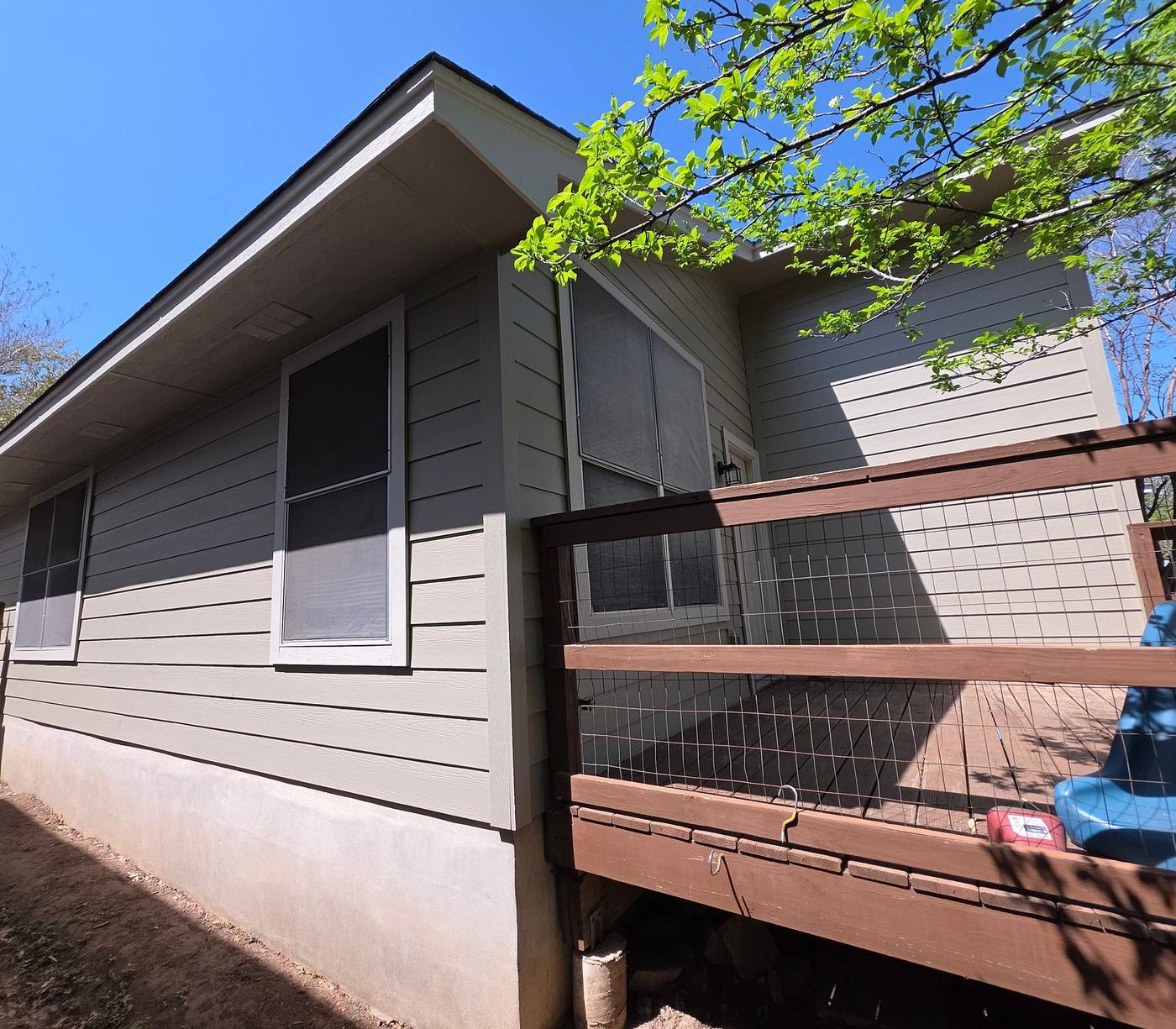 After: James Hardie siding & exterior painting completed in Parkwood, Austin