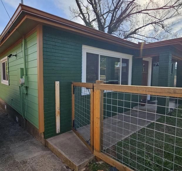 James Hardie JH 8.25" Select Cedar Mill detail — MLK-183, Austin (photo 4)