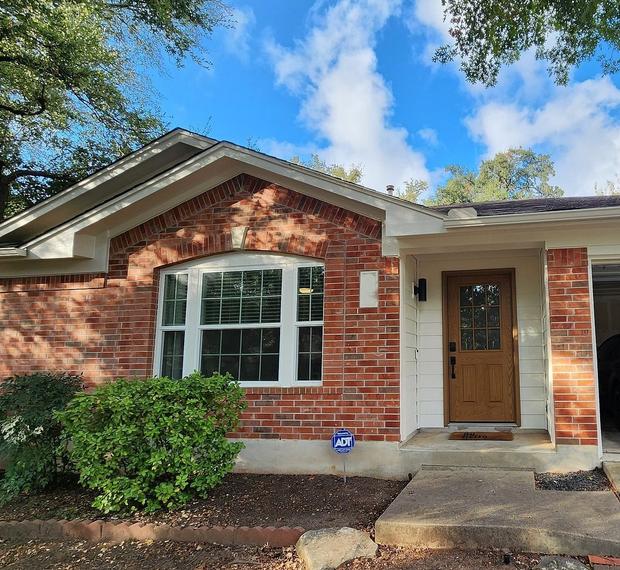 James Hardie 8.25" Primed Select Cedar Mill detail — Village At Western Oaks, Austin (photo 6)