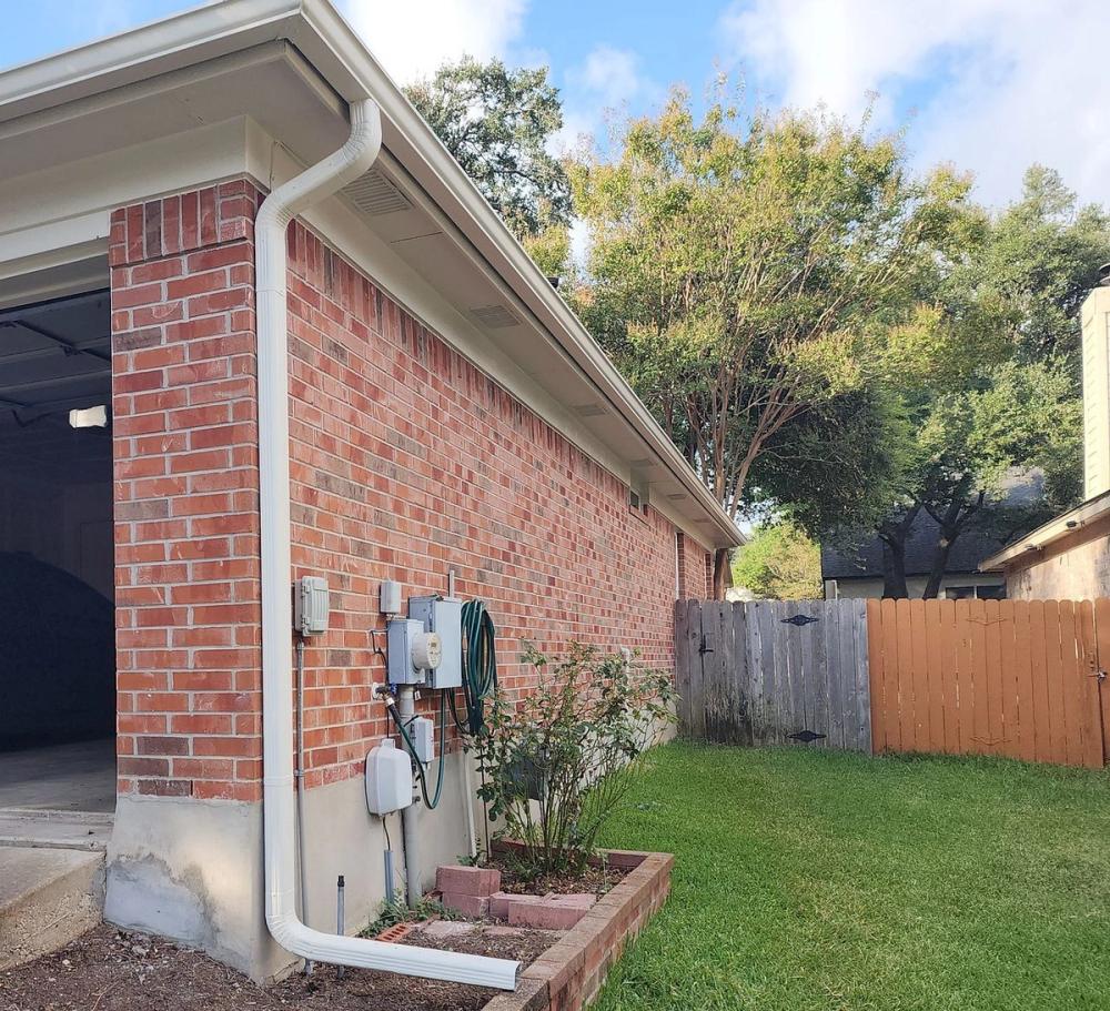 James Hardie 8.25" Primed Select Cedar Mill detail — Village At Western Oaks, Austin
