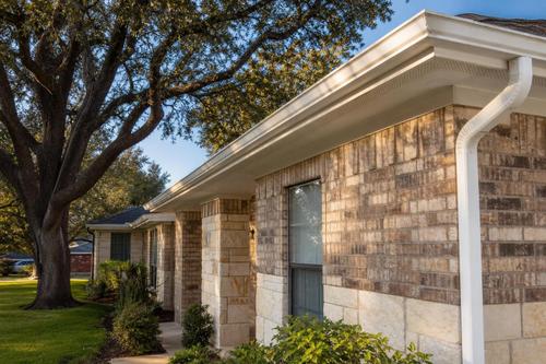 Soffit and Fascia Repair in Austin: The Warning Signs Homeowners Miss and When Repair Turns Into Replacement