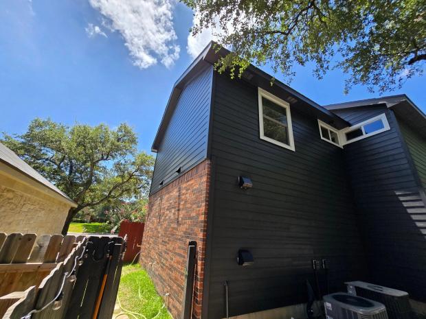 James Hardie 8.25" Primed Select Cedar Mill detail — Circle C North, Austin (photo 3)