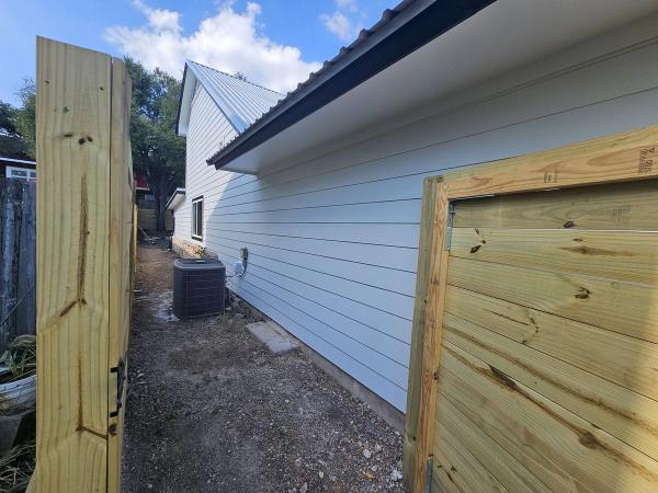 Siding project photo 1 of 4 — Austin, TX