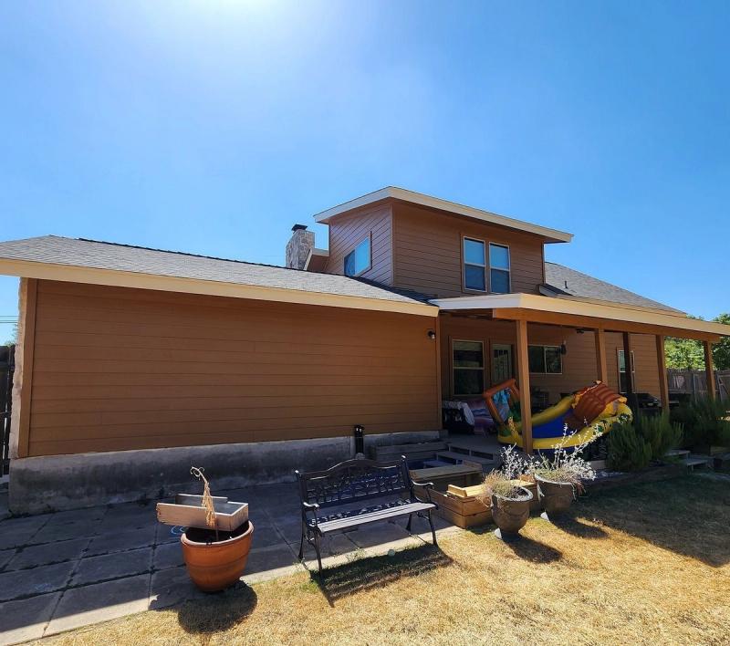 Siding project photo 2 of 3 — Leisurewoods, Buda, TX