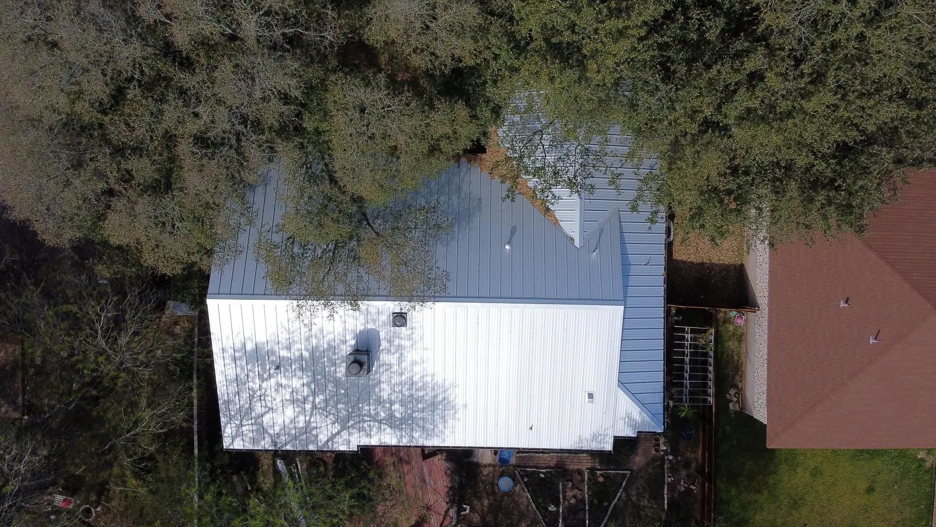 What Are the Benefits of a Standing Seam Metal Roof?