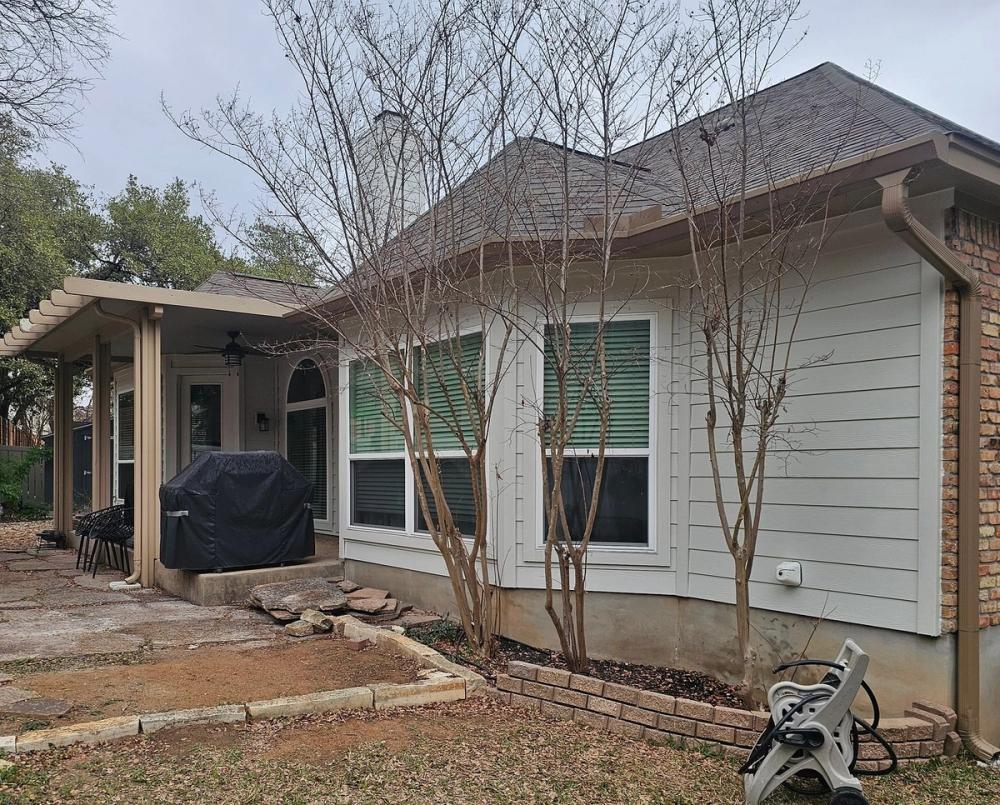James Hardie Select Cedar Mill 8.25" Lap Siding detail — West Oak Hill, Austin