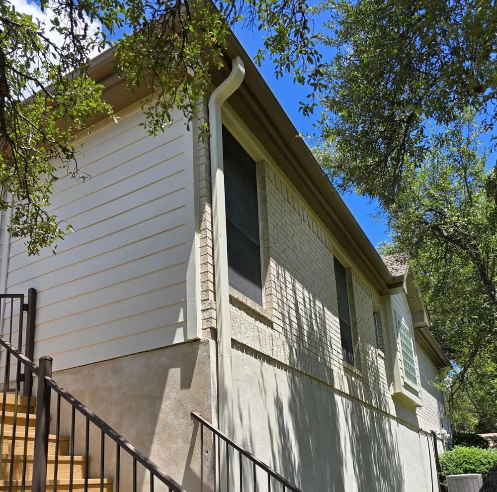 James Hardie Colonial Smooth detail — Canyon Ridge, Austin