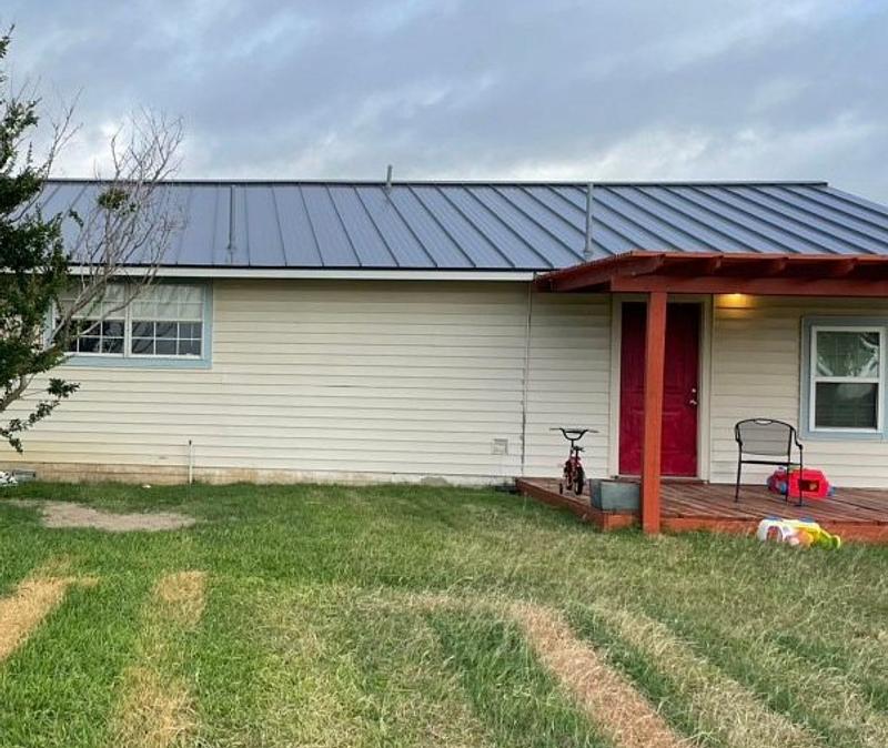 1.5" Rib Striated Standing Seam detail — Granger (photo 6)