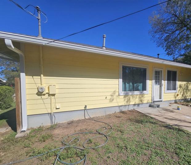 James Hardie 8.25" Select Cedar Mill detail — Southhampton Hills, Austin (photo 2)