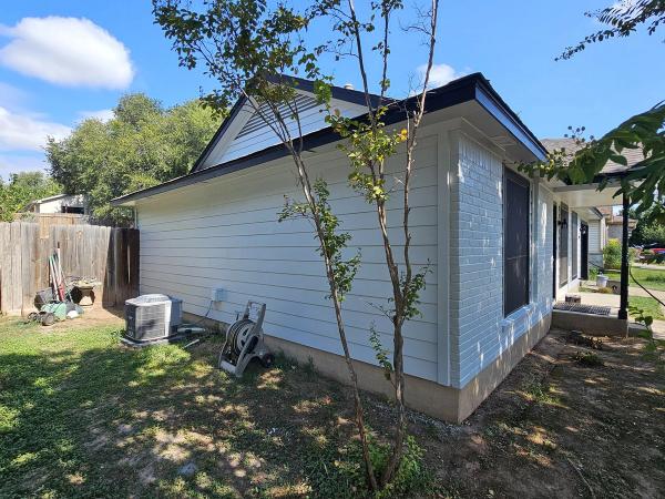 Siding project photo 2 of 6 — North Austin, Austin, TX