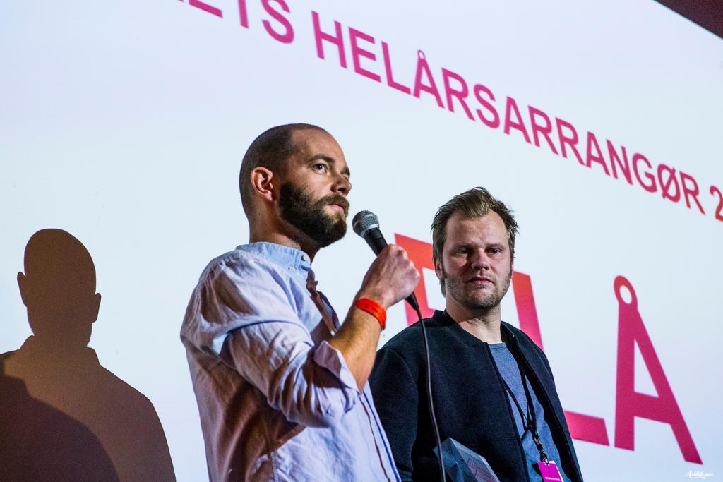 BLÅ