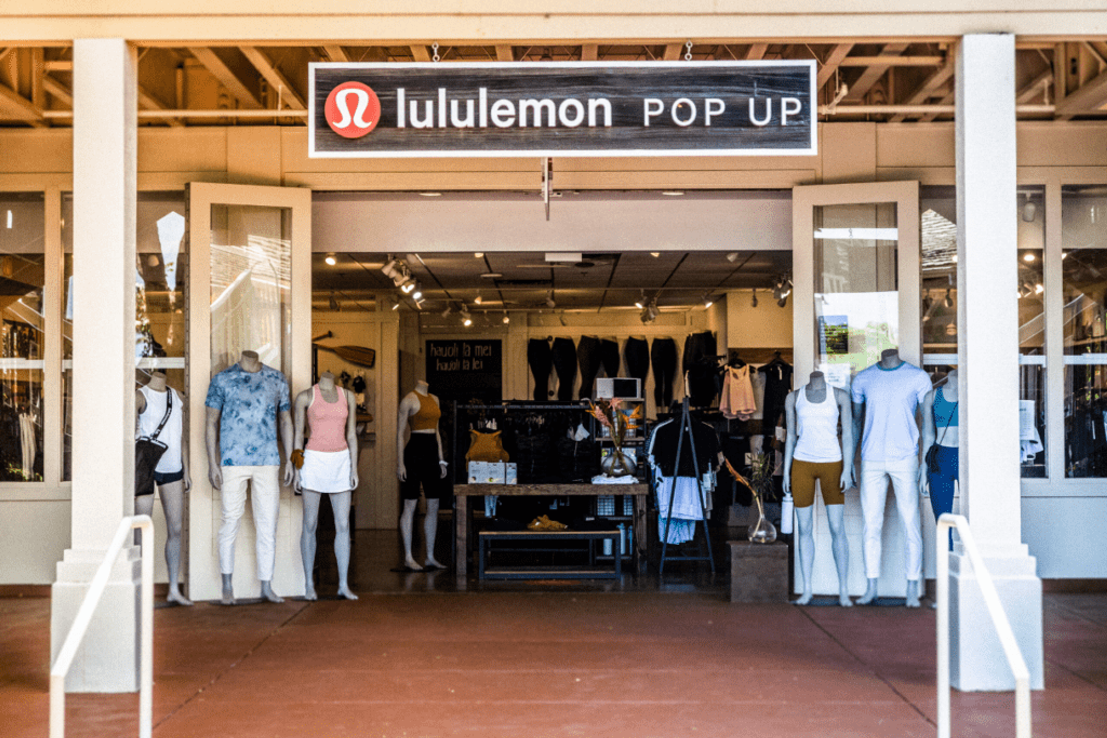 Lululemon pop-up shop