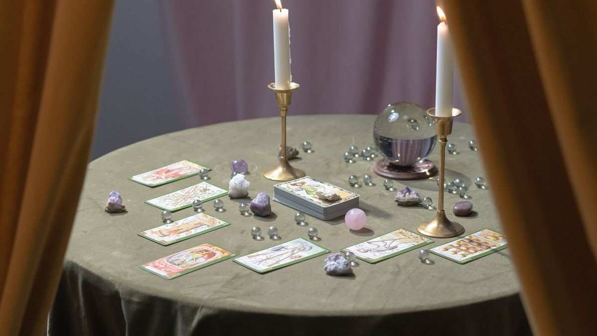 Näin huollat tarotpakkasi