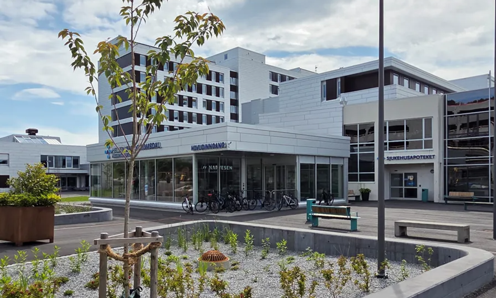 Hovedinngang Ålesund sjukehus