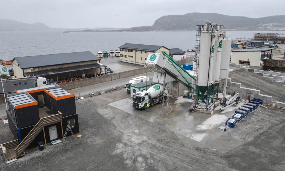 ØB Ålesund Betong i aksjon på Flatholmen.