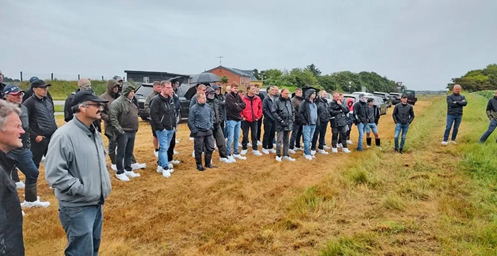 Pænt fremmøde til markvandring i Ringkøbing