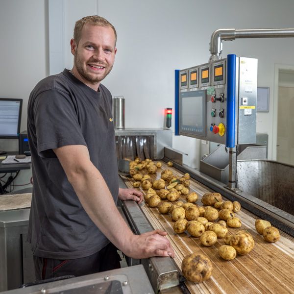 Claus Spangsberg Stephansen, vejehusoperatør hos AKD i Brande