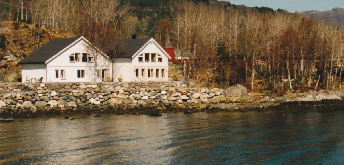 Starten og dei første åra av Holmely si historie