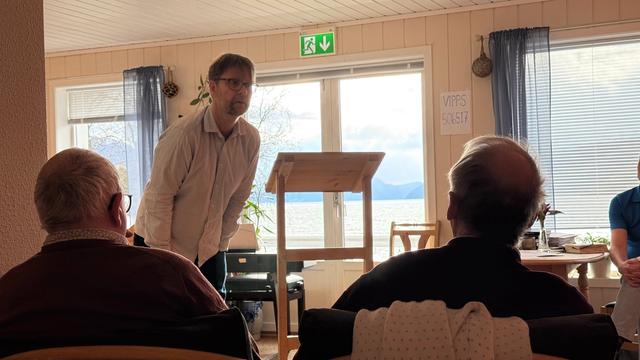 Geir Otto Holmås underviser