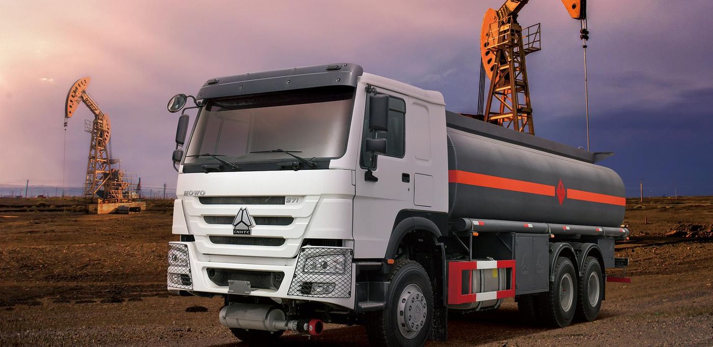 White HOWO-7 6×4 fuel tanker