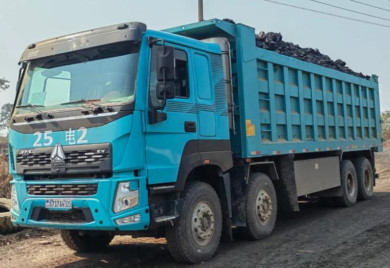 SINOTRUK — 8×4 Electric tipper
