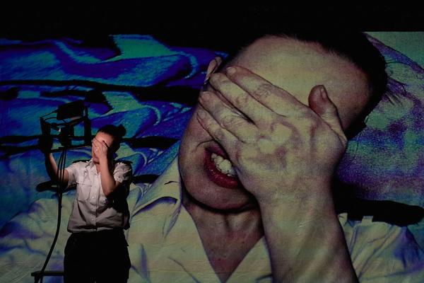 How to Break Out of a Detention Centre